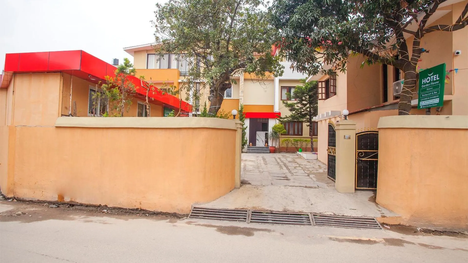 Oyo 817 Hotel Garden Flower 加德满都